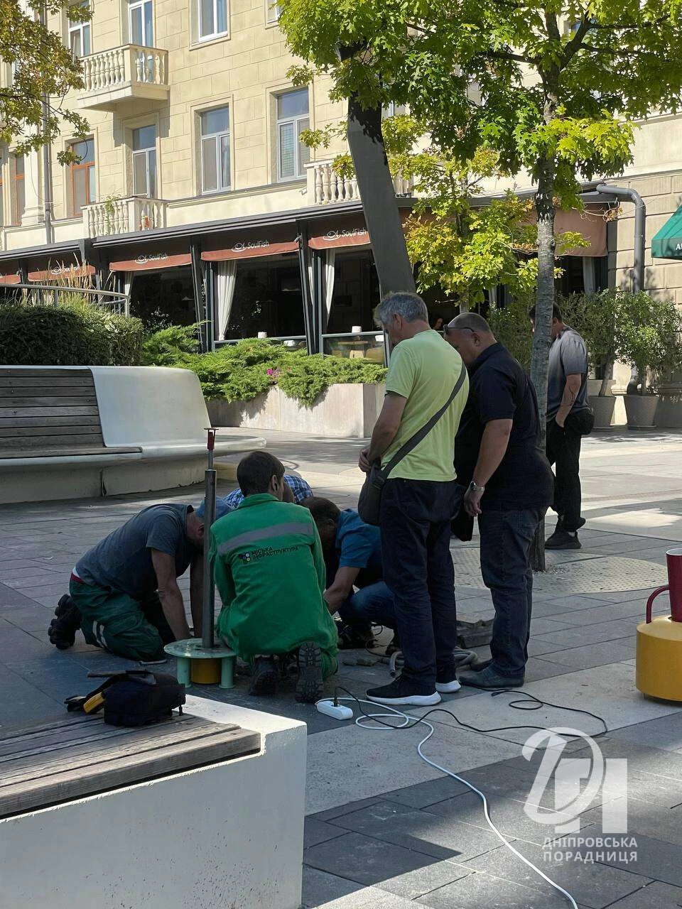 У Дніпрі на вулиці Яворницького відновлюють питні фонтанчики